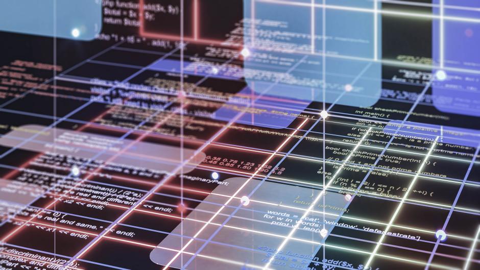 Abstrakte Darstellung von Codezeilen und Programmierbefehlen auf einem digitalen Hintergrund mit Gitterlinien.