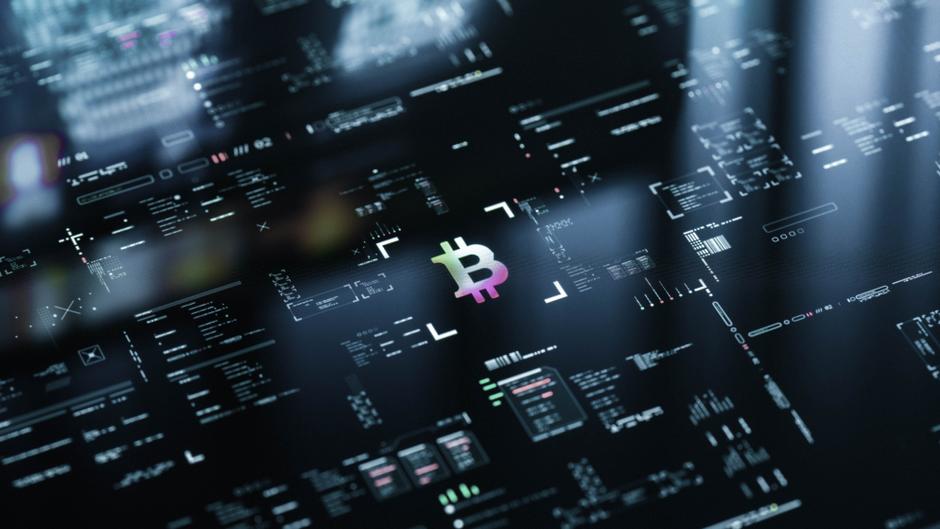 Grafik mit einem zentralen Bitcoin-Symbol und verschiedenen digitalen Datenanzeigen auf einem dunklen Hintergrund.
